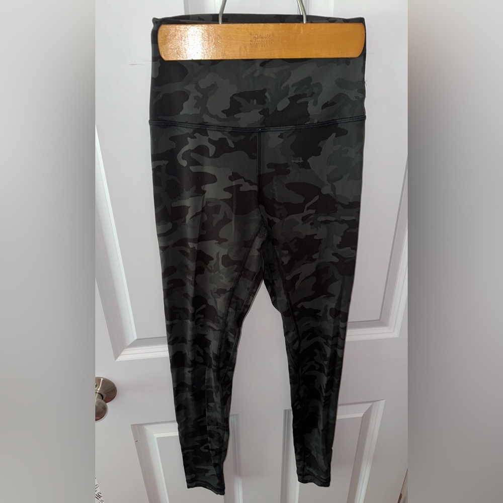 Lululemon Incognito Camo Multi Gator Green Align 28”